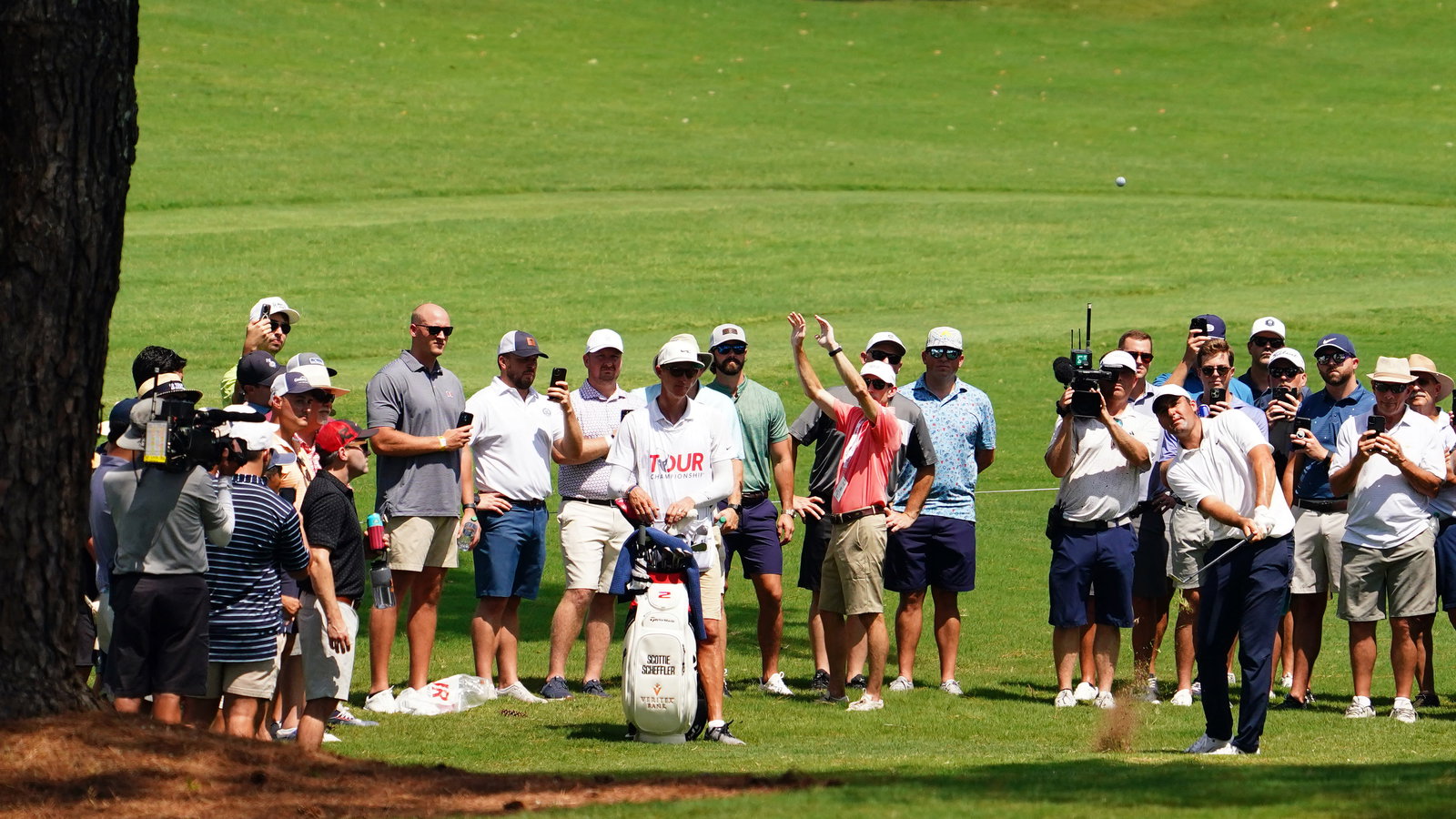 Multiple PGA Tour winner splits with caddie: "I love him like a brother"
